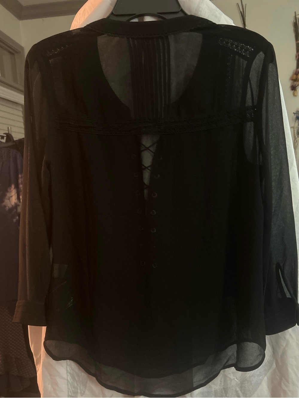 XS NWOT Willow & Clay Black Lace-Up Sheer Pintuck 3/4 Sleeve Top - Picture 4 of 16
